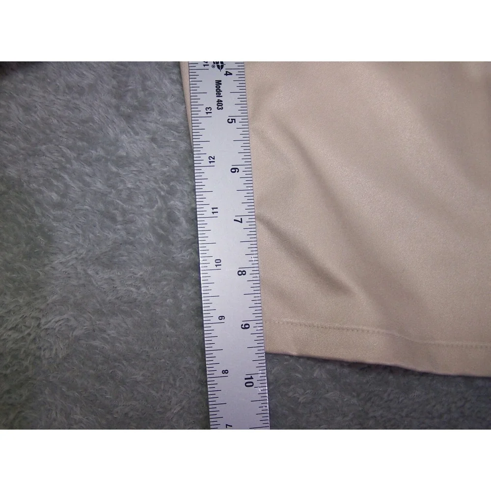 Under Armour Shorts Women's Size‎ 10 33X9.5 Performance khaki Tan Beige